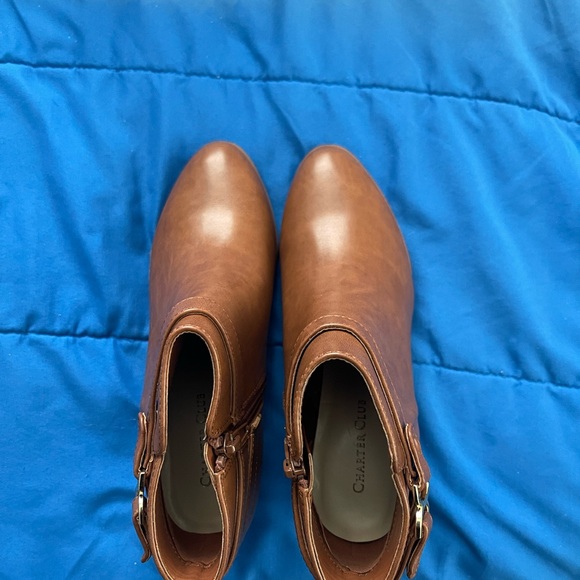 NIB Charter Club Tan Ankle Boots with Gold Buckle - Picture 4 of 7